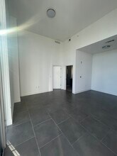 337 NE 34th St, Unit A3C in Miami, FL - Building Photo - Building Photo