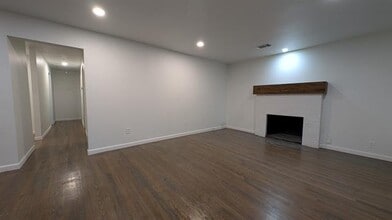 1406 Eastus Dr in Dallas, TX - Building Photo - Building Photo