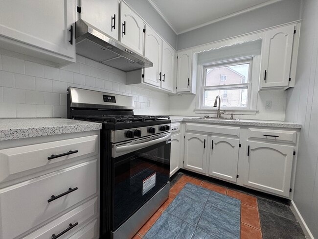 281 Blackstone St in Fall River, MA - Building Photo - Building Photo