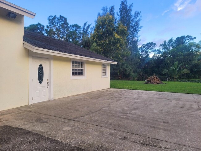 property at 15664 N Rd