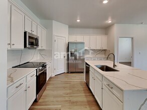 37809 Dusty Saddle Ln in Zephyrhills, FL - Building Photo - Building Photo