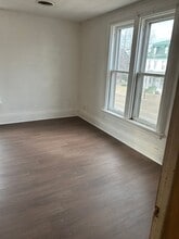 230 E Chestnut St in Canton, IL - Foto de edificio - Building Photo