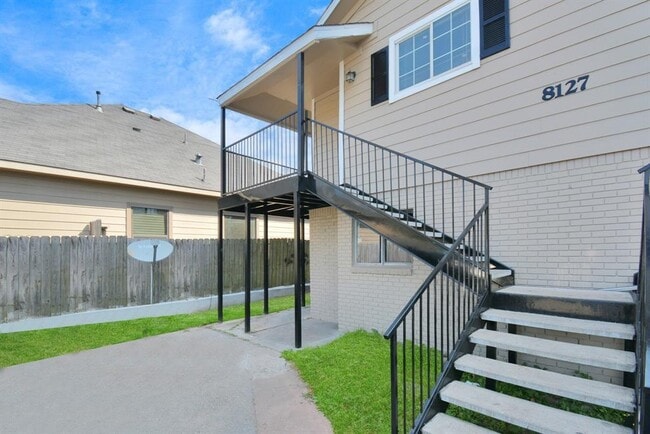 property at 8127 Colonial Ln