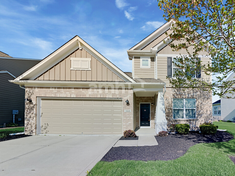 5880 Aldridge Dr in Whitestown, IN - Building Photo