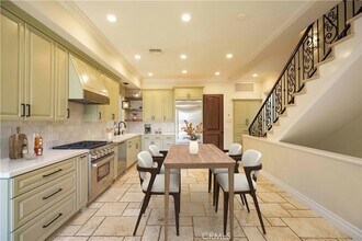 351 30th St in Hermosa Beach, CA - Foto de edificio - Building Photo