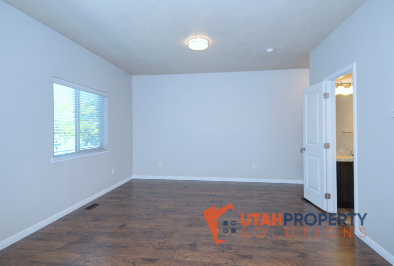7840 Summer Station Way in Midvale, UT - Foto de edificio