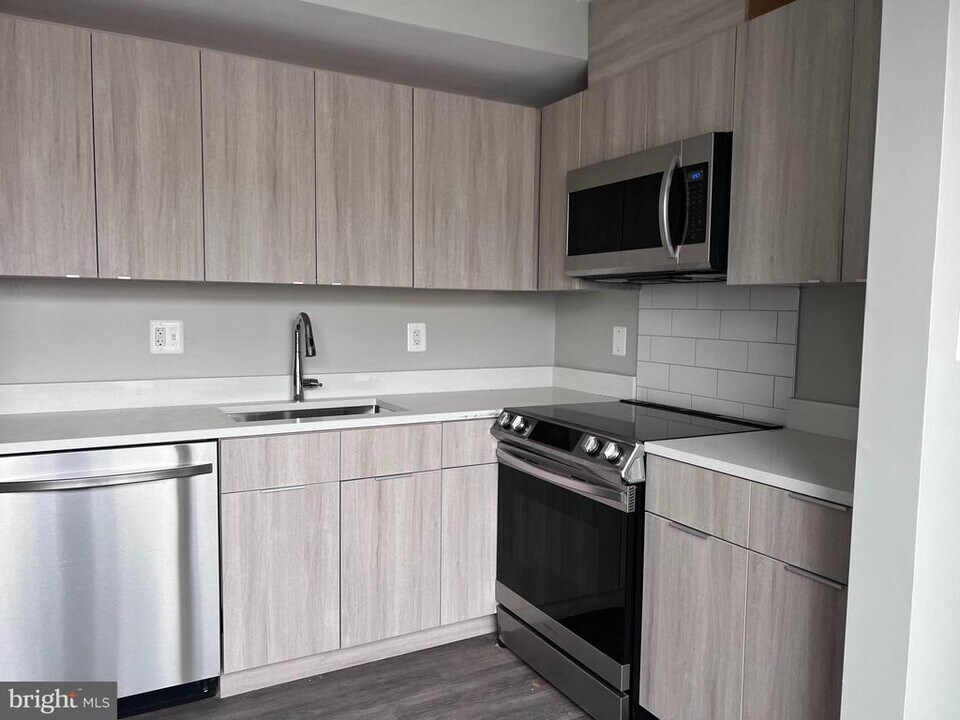 622 Girard St NE in Washington, DC - Building Photo