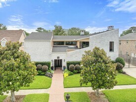 73 Doescher Dr in Harahan, LA - Building Photo