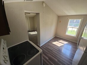 1737 S Hiram Ave in Wichita, KS - Building Photo - Building Photo