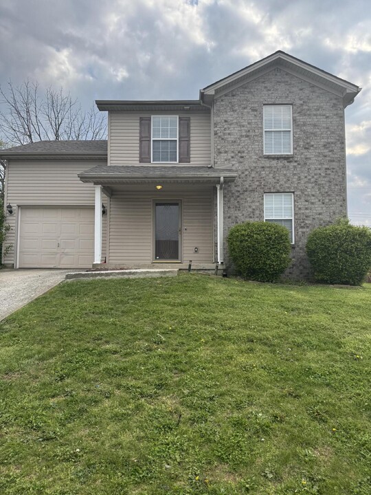 365 Scottsdale Cir in Lexington, KY - Building Photo