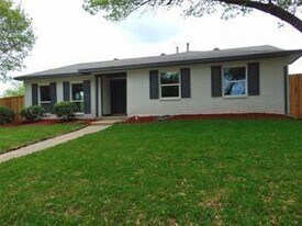 2918 Ashglen Dr in Garland, TX - Building Photo