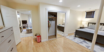18 Dean Rd, Unit GA in Brookline, MA - Foto de edificio - Building Photo