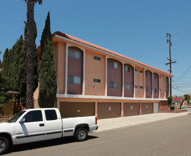 The Valencia Apartments in Hawthorne, CA - Building Photo - Building Photo