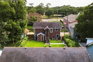 2721 Virginia St in Baytown, TX - Building Photo