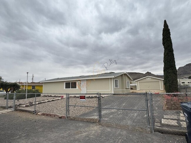 property at 4885 N Sierra Rd