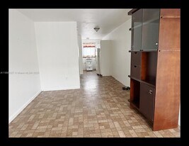 7740 Dickens Ave in Miami Beach, FL - Building Photo