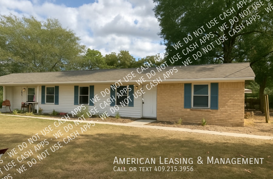 281 S 2nd St in Huntington, TX - Building Photo