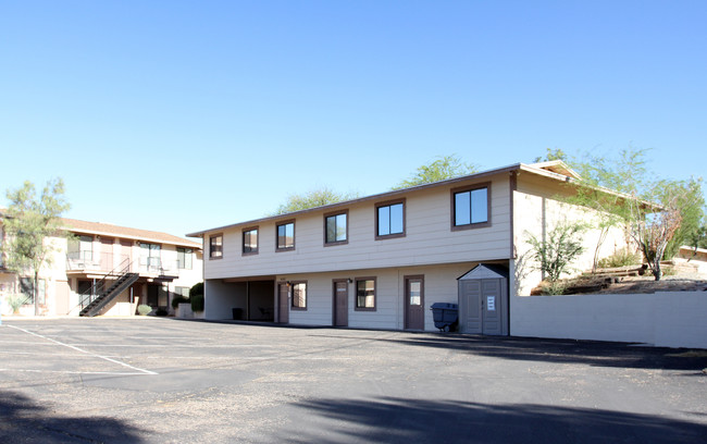 Palm Drive Apartments in Wickenburg, AZ - Foto de edificio - Building Photo