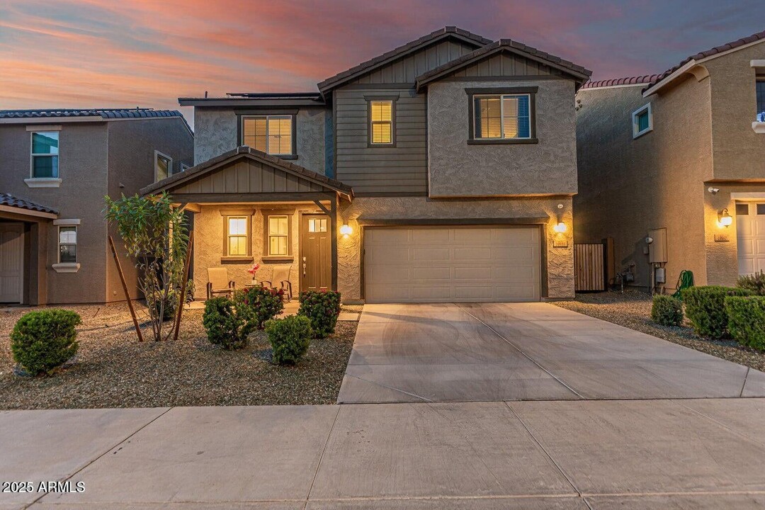 10986 W Polk St in Avondale, AZ - Building Photo