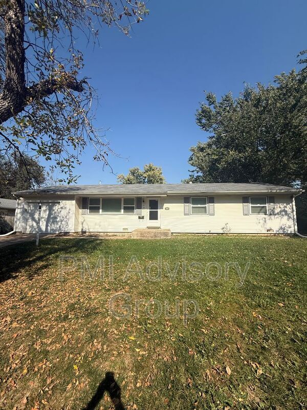 property at 1414 SW 32nd St