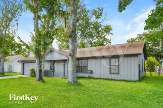 2244 Felucca Dr in Middleburg, FL - Building Photo - Building Photo