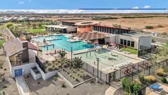 30517 N Oak Dr in Florence, AZ - Building Photo