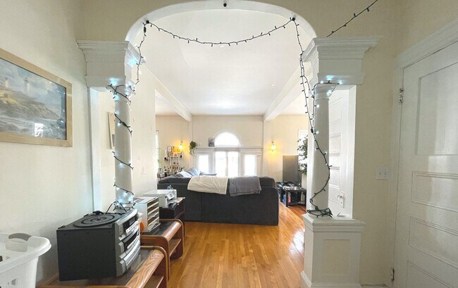 66 Englewood Ave in Brookline, MA - Building Photo - Building Photo