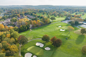 Knolls of Glen Head in Glen Head, NY - Building Photo - Building Photo