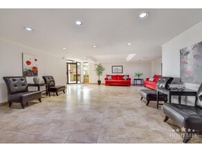 1350 Vidal St in White Rock, BC - Building Photo - Building Photo