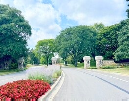 61 Southgate Course in St. Charles, IL - Building Photo