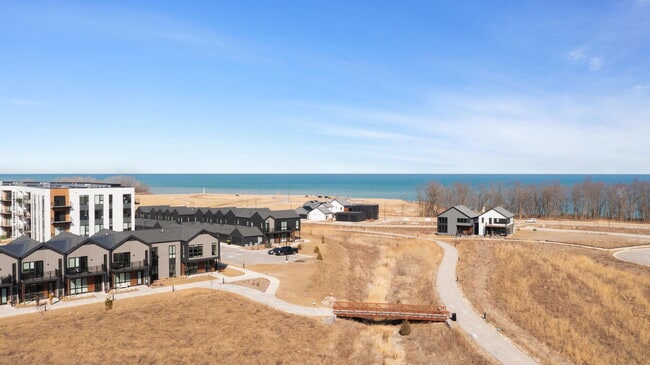 4199 E Hemlock Dr in Oak Creek, WI - Foto de edificio - Building Photo