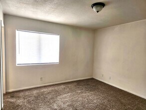 3749 Hatcher Pl in Rosamond, CA - Building Photo - Building Photo