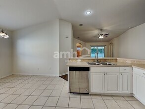 4528 Portobello Cir in Valrico, FL - Building Photo - Building Photo