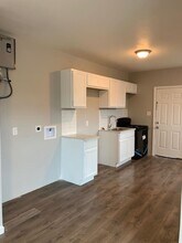 211 E Sterling Ave in Baytown, TX - Building Photo - Building Photo