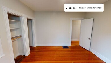 Private bedroom in 2 bed/1 bath Home in Boston, MA - Building Photo - Building Photo