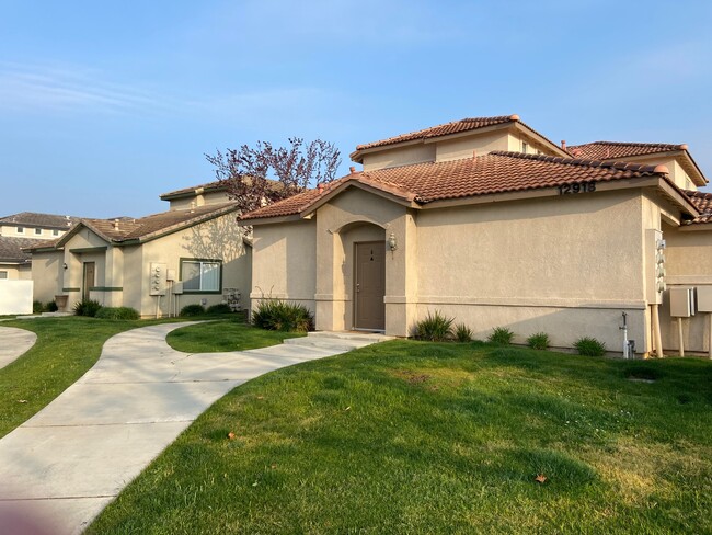 12918 Merlot Dr in Bakersfield, CA - Building Photo - Building Photo