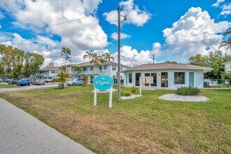 203 SE 15th Pl, Unit # 214 in Cape Coral, FL - Building Photo - Building Photo