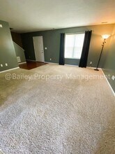 157 Sara Ct in Shepherdsville, KY - Building Photo - Building Photo