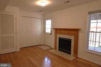 6401 Lureta Ann Ln in Springfield, VA - Building Photo - Building Photo