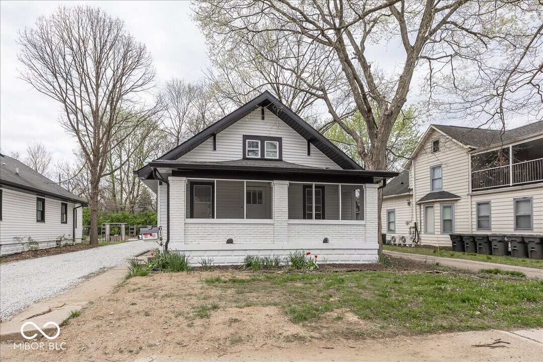 6144 Winthrop Ave in Indianapolis, IN - Building Photo