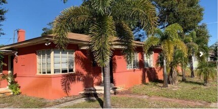 2365 5th Ave N in St. Petersburg, FL - Foto de edificio - Building Photo