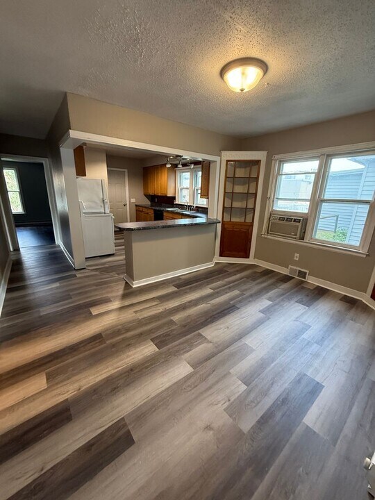 906 McLean Ave in Tomah, WI - Building Photo