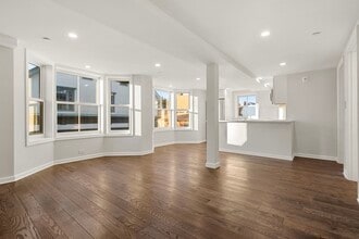 1 School St in Manchester by the Sea, MA - Foto de edificio - Building Photo