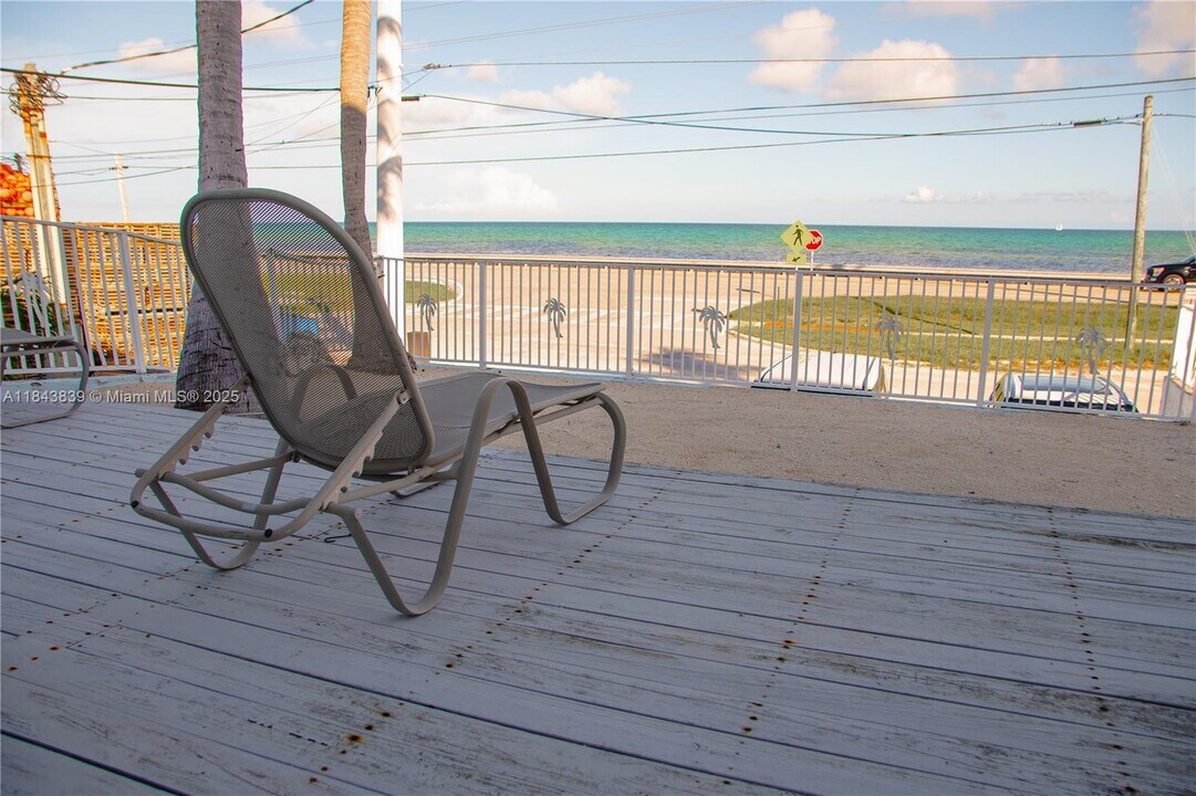 74560 Overseas Hwy in Islamorada, FL - Building Photo