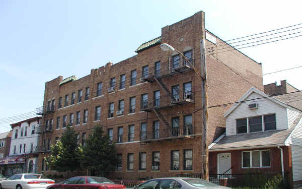 1781 E 17th St in Brooklyn, NY - Building Photo