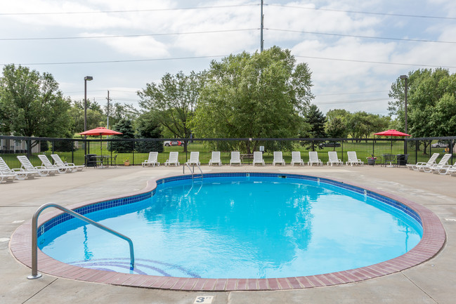 Rock Creek Apartments in Omaha, NE - Foto de edificio - Building Photo