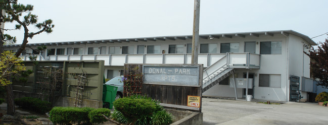 Donal Park Apartments in El Cerrito, CA - Building Photo - Building Photo