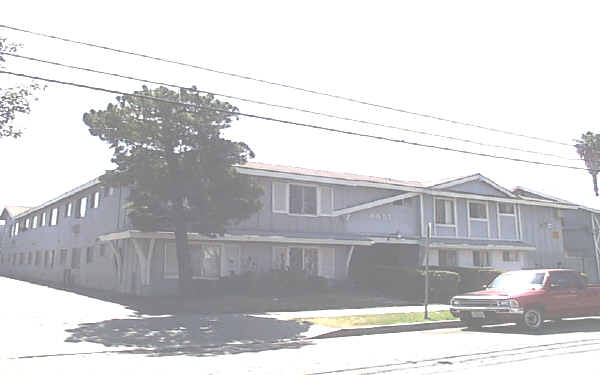 6652 Darby Ave in Reseda, CA - Foto de edificio - Building Photo