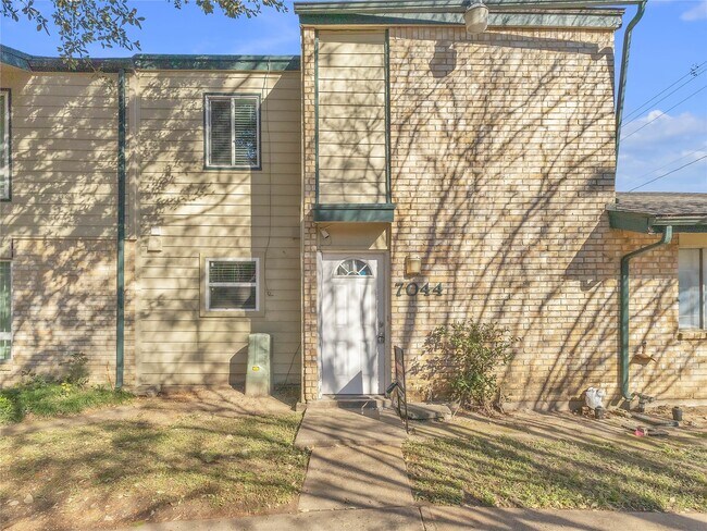 7044 S Dairy Ashford Rd