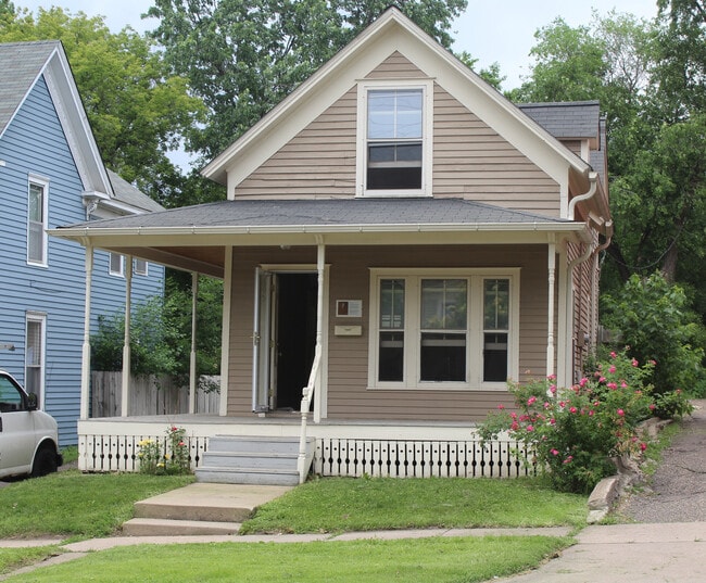 property at 695 Conway St